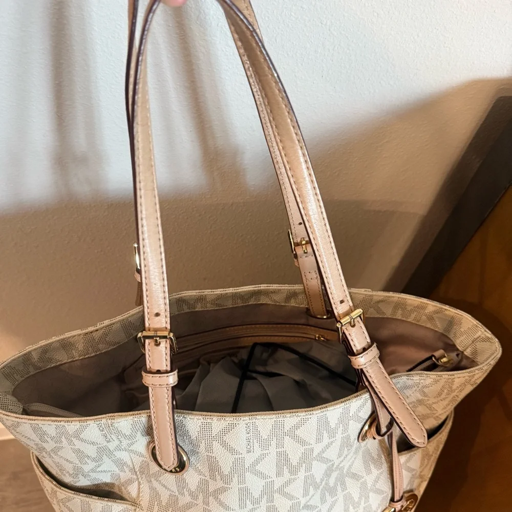 MICHAEL Michael Kors Jet Set Travel Tote Bag Ivory signature PVC - Picture 6 of 10